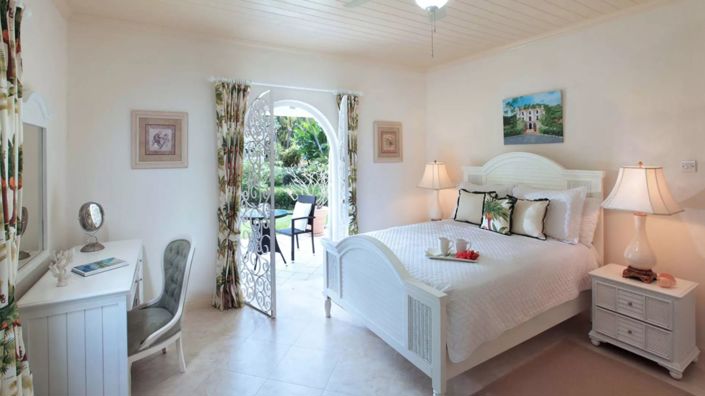 Image No.15-6 Bed Property for sale