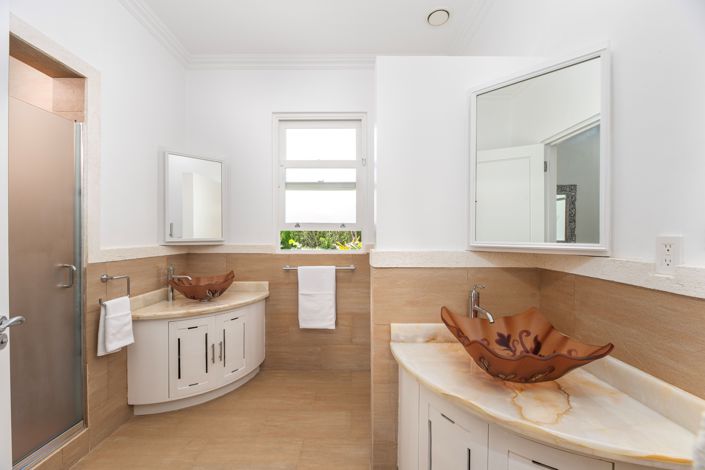 Image No.20-5 Bed Property for sale