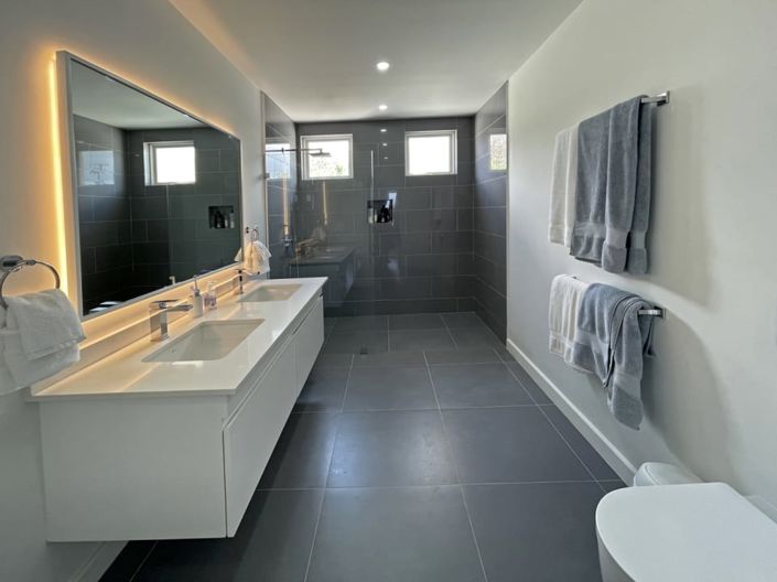 Image No.12-4 Bed Property for sale