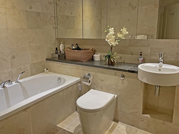 Image No.6-2 Bed Townhouse for sale