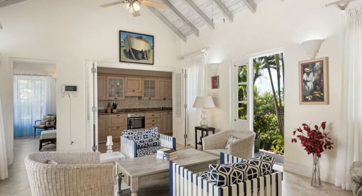 Image No.10-6 Bed Property for sale