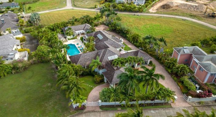 Image No.17-6 Bed Property for sale