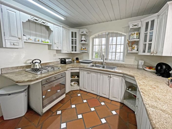 Image No.8-4 Bed Property for sale