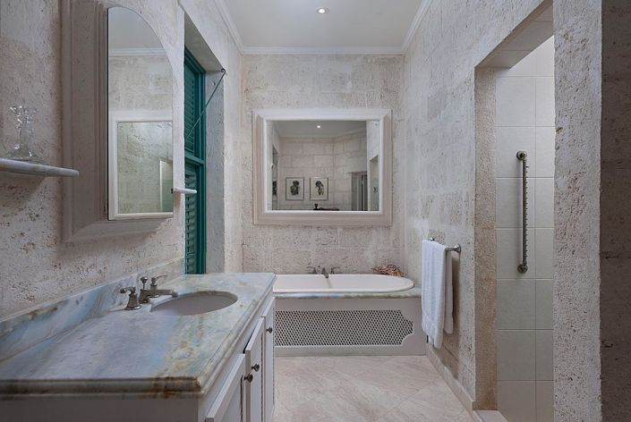 Image No.20-7 Bed Villa for sale