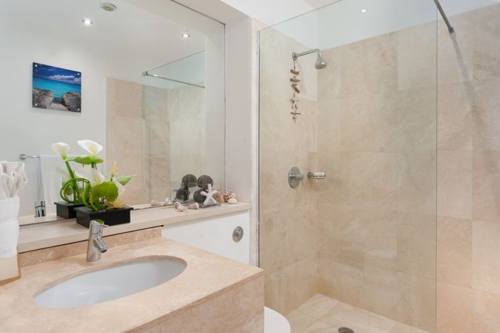 Image No.10-3 Bed Villa for sale