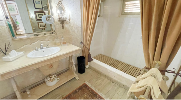 Image No.11-7 Bed Apartment for sale