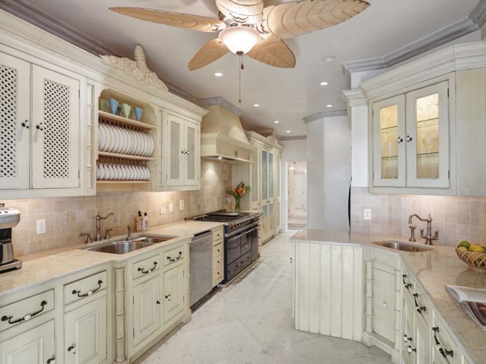 Image No.6-5 Bed Property for sale