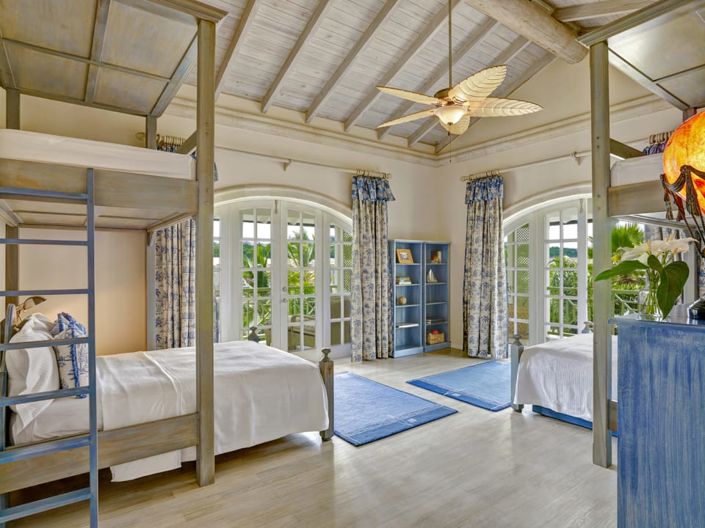 Image No.9-5 Bed Property for sale