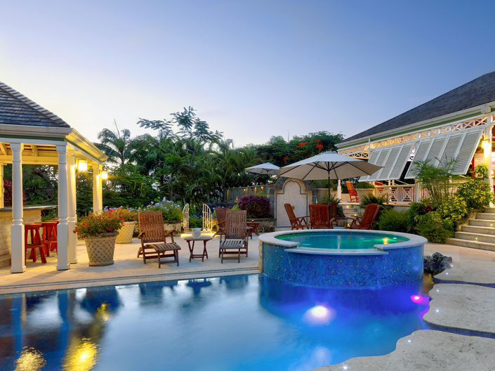 Image No.17-10 Bed Townhouse for sale