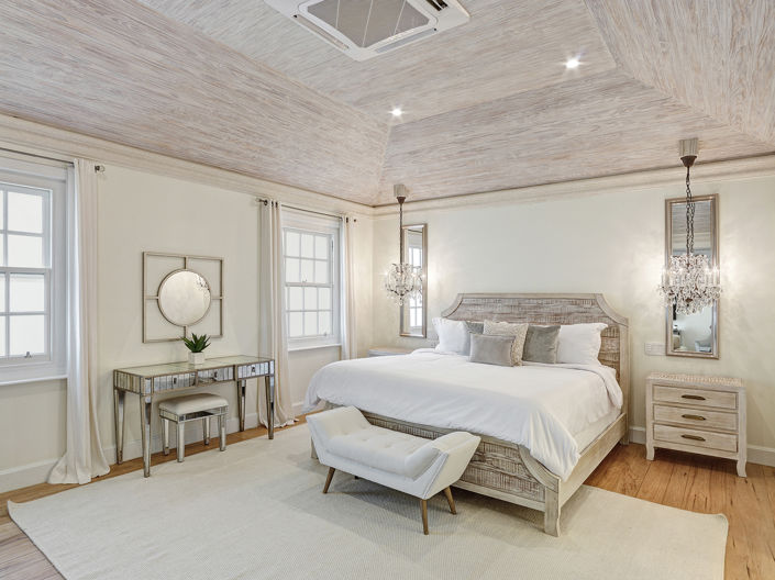 Image No.18-10 Bed Townhouse for sale