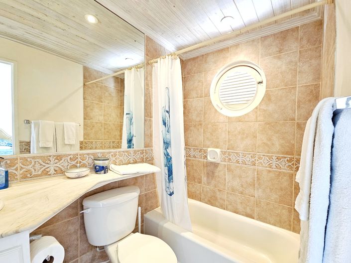 Image No.8-2 Bed Property for sale