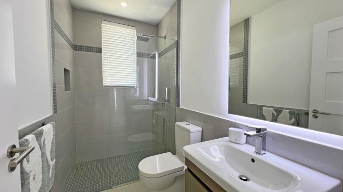 Image No.16-4 Bed Property for sale