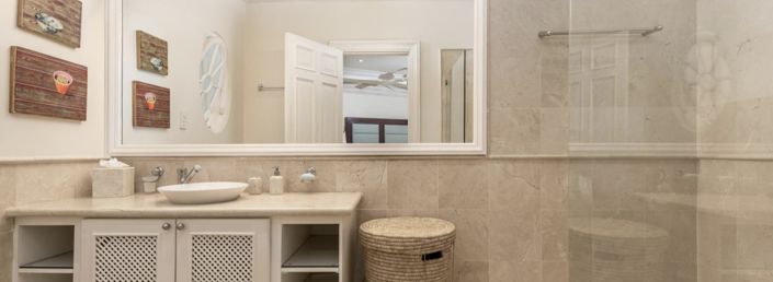 Image No.14-7 Bed Property for sale