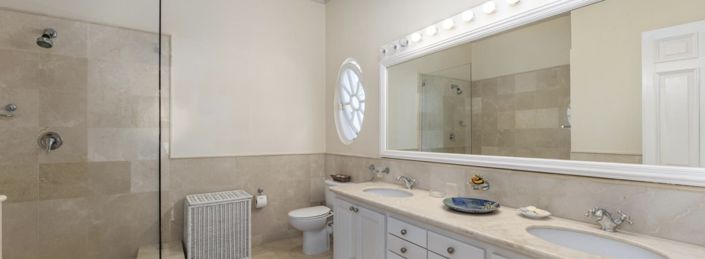 Image No.16-7 Bed Property for sale