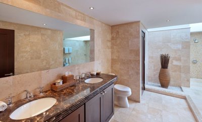 coral-cove-unit-15-nov-2015-bath-min-scaled