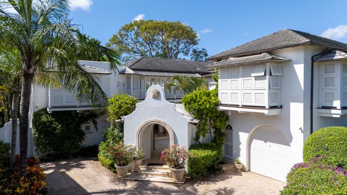 Image No.10-5 Bed Property for sale