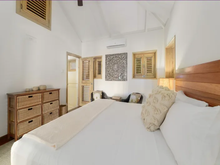 Image No.9-5 Bed Property for sale