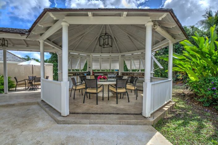 Image No.20-6 Bed Property for sale