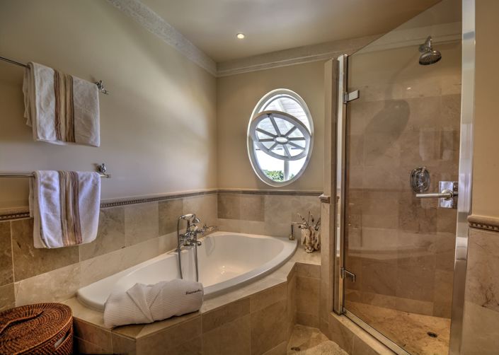 Image No.30-6 Bed Property for sale