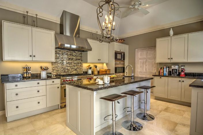 Image No.11-6 Bed Property for sale