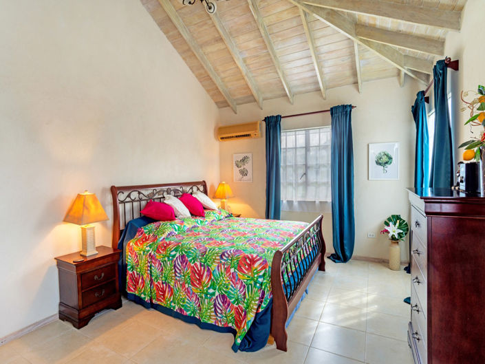 Image No.11-2 Bed Property for sale