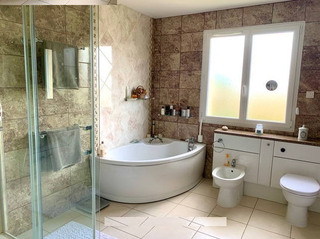 Image No.11-4 Bed Bungalow for sale