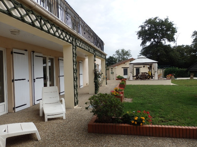 Image No.12-6 Bed Property for sale