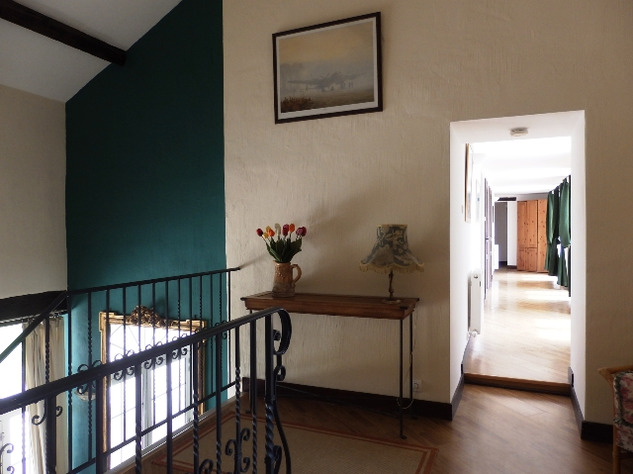 Image No.18-6 Bed Property for sale