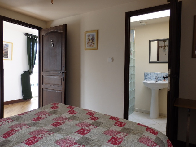 Image No.23-6 Bed Property for sale