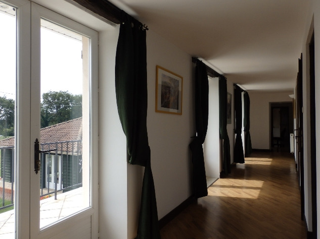 Image No.27-6 Bed Property for sale