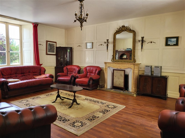 Image No.11-9 Bed Chateaux for sale