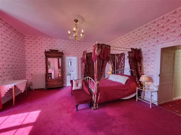 Image No.16-9 Bed Chateaux for sale