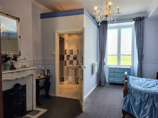 Image No.21-9 Bed Chateaux for sale