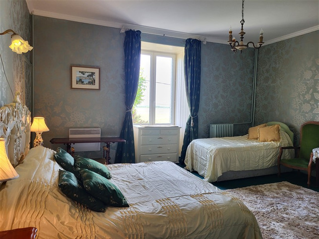 Image No.17-9 Bed Chateaux for sale