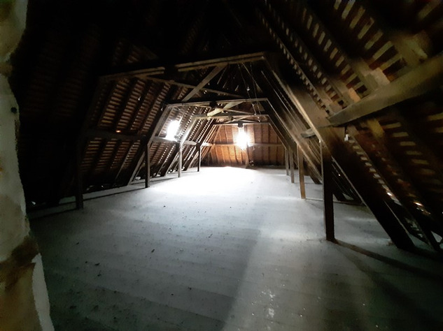 Image No.28-9 Bed Chateaux for sale