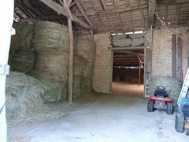 Image No.34-9 Bed Chateaux for sale