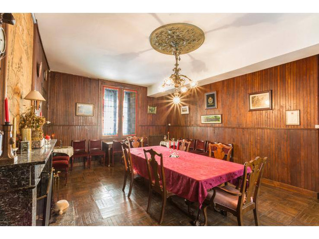 Image No.7-9 Bed Chateaux for sale