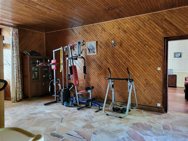 Image No.9-9 Bed Chateaux for sale