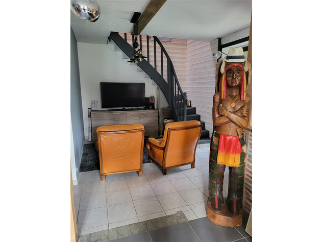 Image No.10-3 Bed House for sale