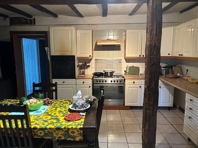 Image No.7-5 Bed House for sale