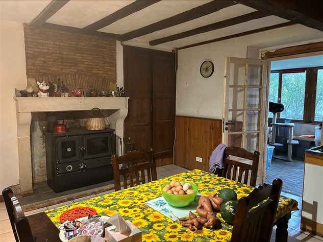 Image No.8-5 Bed House for sale