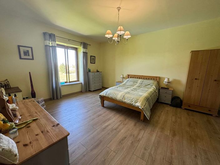 Image No.16-7 Bed House for sale