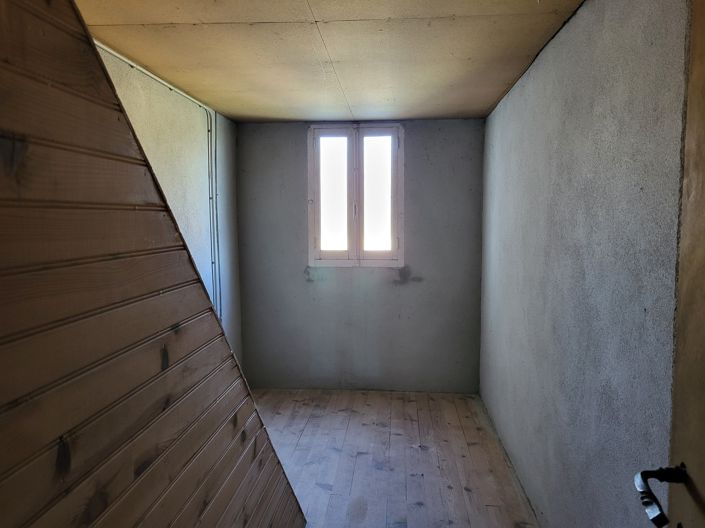 Image No.28-7 Bed House for sale