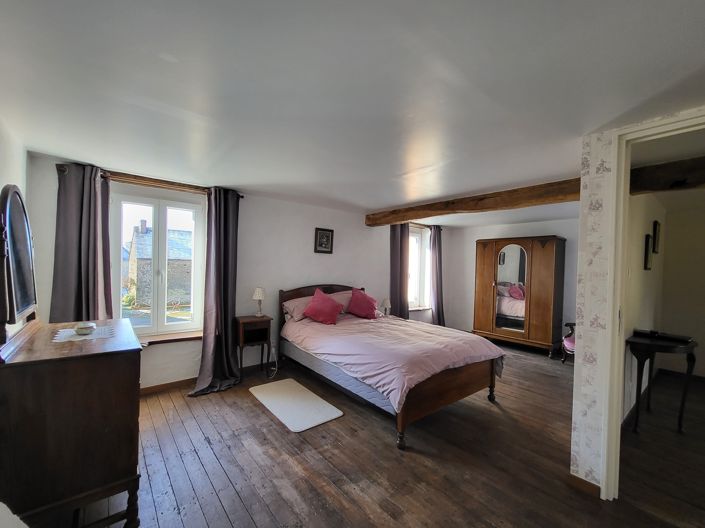 Image No.43-7 Bed House for sale