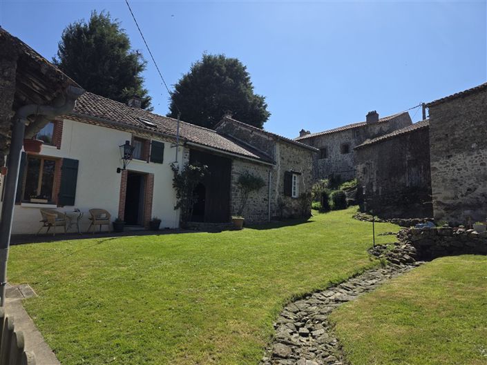 Image No.22-5 Bed House for sale