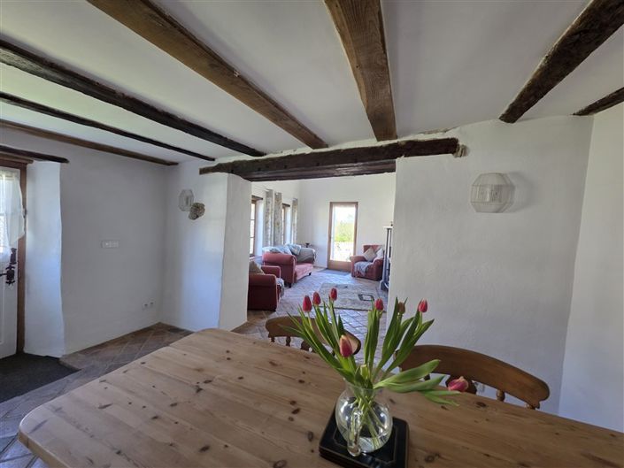 Image No.8-5 Bed House for sale