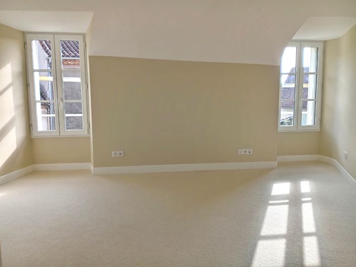 Image No.12-2 Bed House for sale