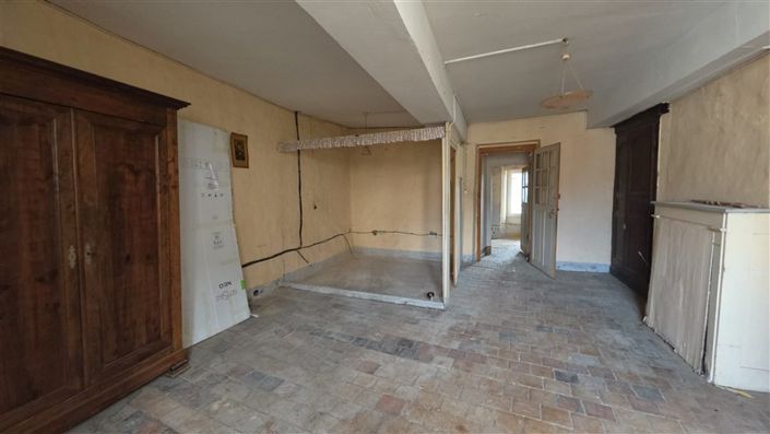 Image No.18-2 Bed House for sale