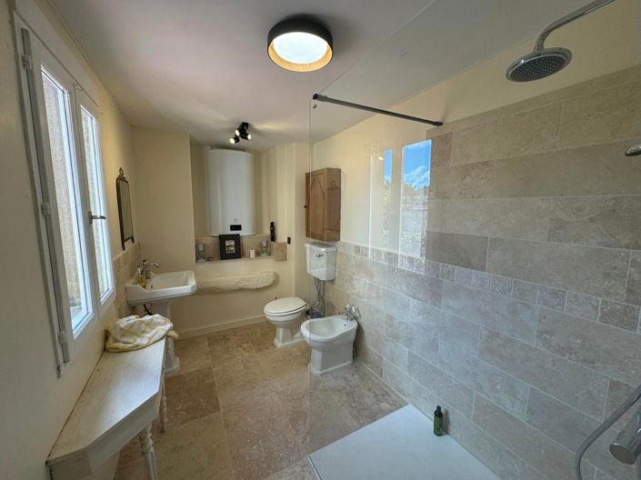 Image No.3-8 Bed House for sale