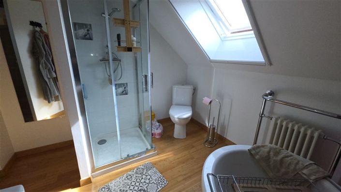 Image No.11-2 Bed House for sale